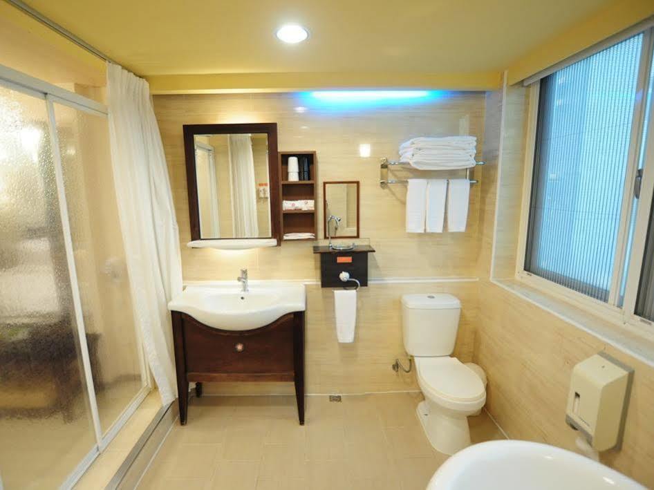 Kindness Xin Jue Jiang Hotel Kaohsiung Esterno foto